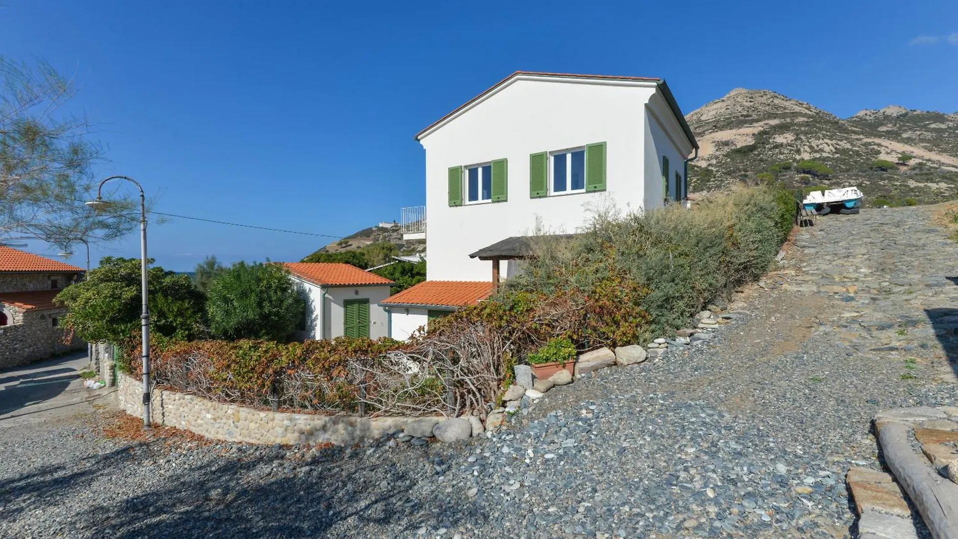 Il Quartiere Apt Capraia Pomonte